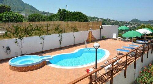 Villa Erade, Reserva ahora Villa Cabañas en Isquia, Cabaña