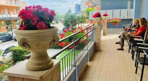 Hotel Majestic, Забронировать Отель Отели Чезенатико с парковкой, Парковка