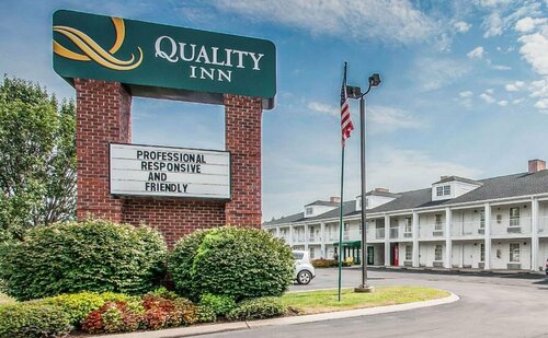 Quality Inn Gallatin-Nashville Metro, Забронировать Отель Отели Теннесси с парковкой, Парковка