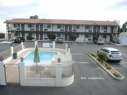 Cozy Inn, Забронировать Отель Коста-Меса Beach Cities Orange County, рядом с Fairview Developmental Center