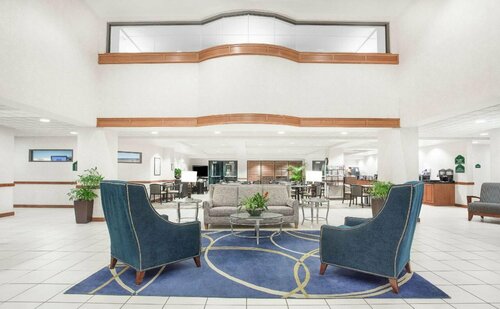 Wingate by Wyndham Green Bay, Забронировать Отель Грин-Бей Висконсин