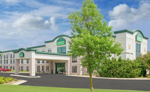 Wingate by Wyndham Green Bay, Забронировать Отель Грин-Бей Висконсин