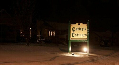 Cathy's Cottages, Buchen Sie Ferienhaus Big Bear City San Bernardino Mountains