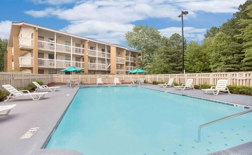 Super 8 by Wyndham Austell/Six Flags, Reserva ahora Posada u hostería Mableton Georgia