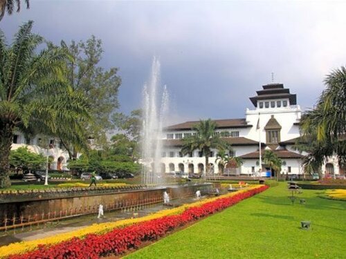 De Batara Hotel, Book Hotel Bandung SPA hoteller, nær Istana Plaza Mall, SPA