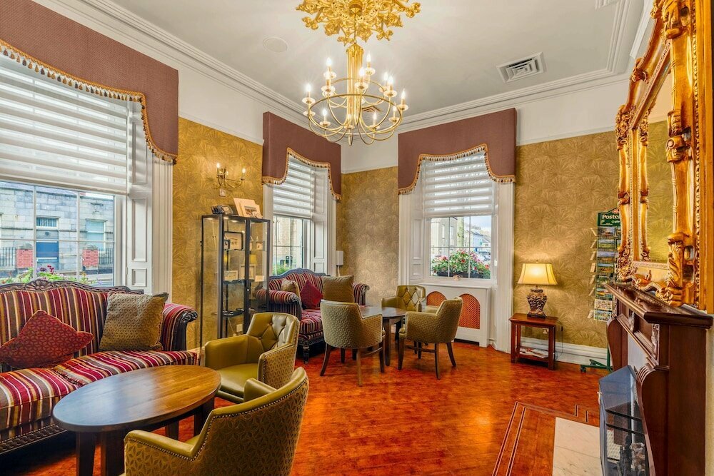 Kilmorey Arms Hotel