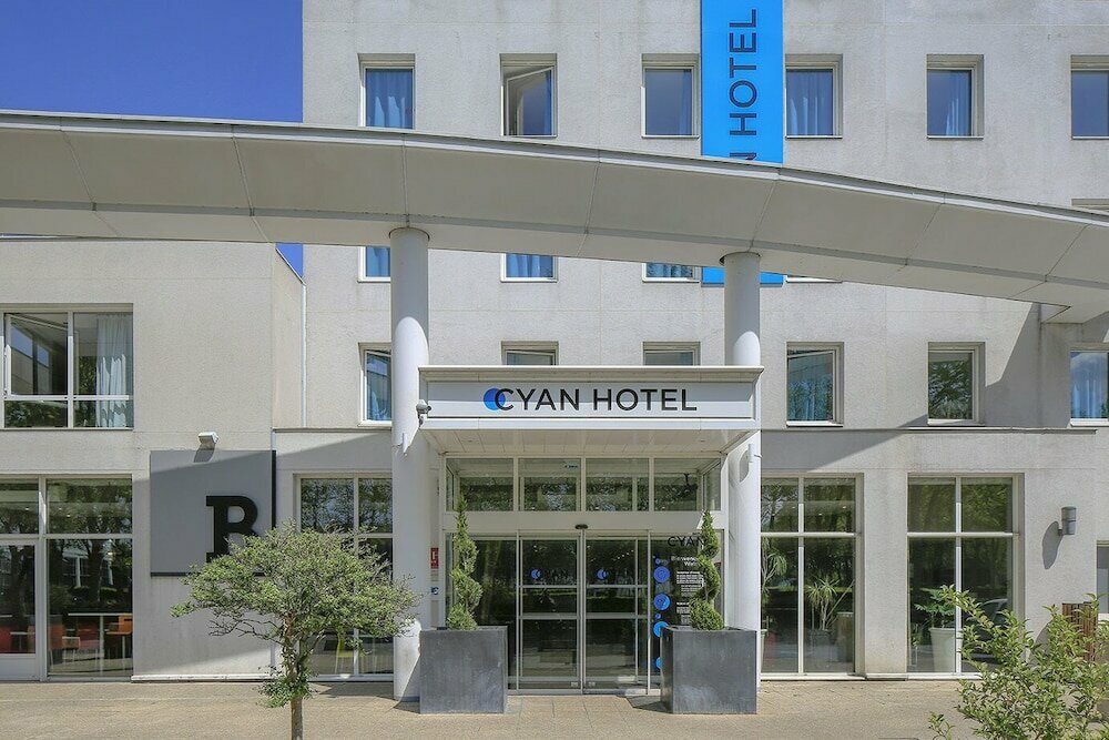 Cyan Hotel