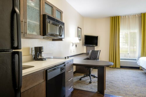 Candlewood Suites Windsor Locks, an IHG Hotel, Buchen Sie Hotel Windsor Connecticut