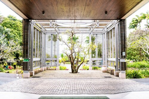 Holiday Inn Mauritius Mon Trésor by IHG, Book Hotel Hotels in Mauritius South Coast with Parking, Parking
