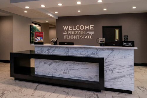 Hampton Inn & Suites Winston-Salem Downtown, Забронировать Отель Уинстон-Сейлем Северная Каролина