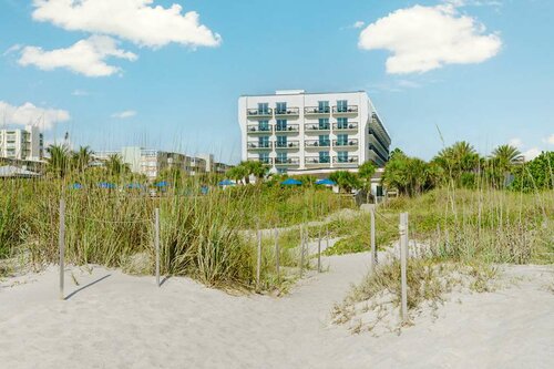 Hilton Garden Inn Cocoa Beach-Oceanfront, FL, Забронировать Курортный отель Отели Коко-Бич 4 звезды, 4*
