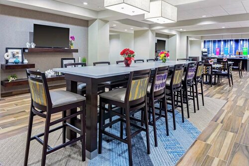 Hampton Inn Cranbury, Забронировать Отель Отели Нью-Джерси с парковкой, Парковка