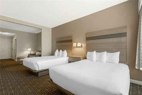 Best Western Kettleman City Inn & Suites, Забронировать Отель Отели Кеттлмен-Сити с бассейном, Бассейн