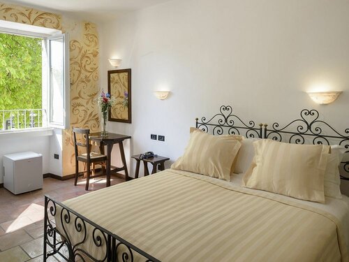 Hotel Porta Marmorea, Забронировать Отель Отели в центре Губбио, в центре, Завтраки, Парковка