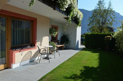 Haus Regenbogen, Book Hotel Hoteller i Tyrol med parkering, Parkering