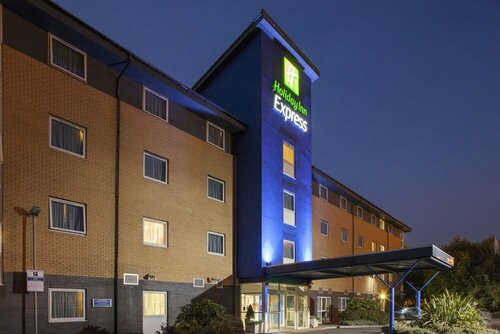 Holiday Inn Express Birmingham Star City, Rezervovat Hotel Birmingham West Midlands