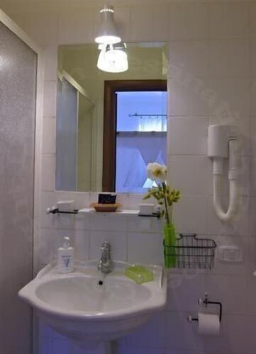 Aeneas B&B, Забронировать Отель «постель и завтрак» Отели Рима 4 звезды, рядом с Термини, 4*