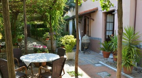 Locanda Dal Moccia, Забронировать Отель Отели Специи с парковкой, рядом с Центральный вокзал Специи, Парковка