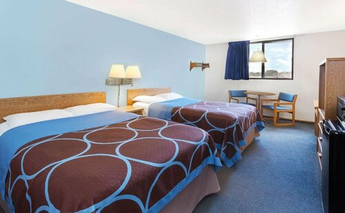 Super 8 by Wyndham Clinton, Book Hotel Clinton 