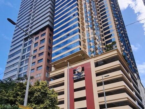 Cozy Condo near US EmbassyErmita Manila/ Roxas blvd/ Dolomite beach, Забронировать Апартаменты/квартира Отели Манилы с бассейном, рядом с Поле для гольфа Intramuros, Бассейн