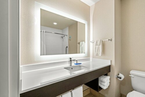 Holiday Inn Express Hotel & Suites Klamath Falls Central, Book Hotel Klamath Falls Oregon