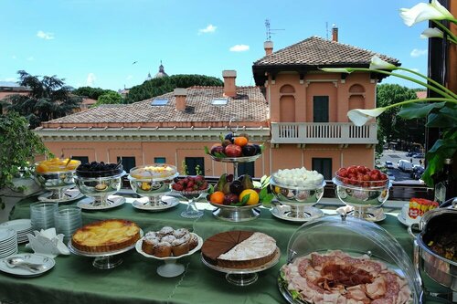 Hotel Farnese, Buchen Sie Hotel Hotels in Rom mit Frühstück, in der Nähe von Piazza del Risorgimento, Frühstück