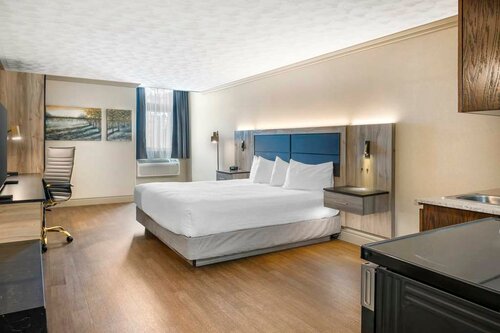 Best Western Plus Edmundston Hotel, Book Hotel New Brunswick hoteller med parkering, Parkering