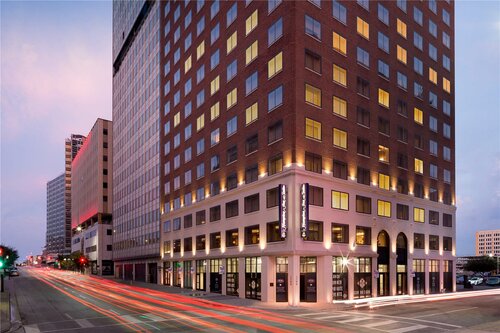 Hampton Inn & Suites Dallas Downtown, Забронировать Отель Мейн-Стрит-Дистрикт Даллас