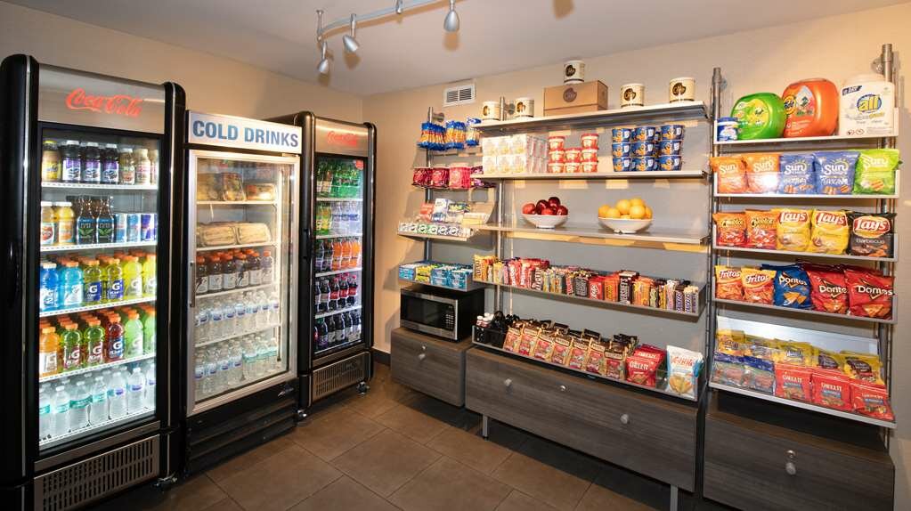 DoubleTree by Hilton Hotel & Suites Charleston Airport