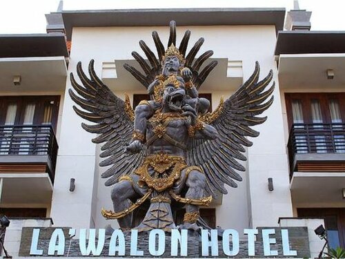 La Walon Hotel, Rezerwuj Hotel Hotele w Badung z Parkingiem, Parking
