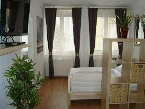 Wilhelm Apartment Wien, Rezerwuj Apartament 12. Meidling Wiedeń