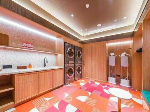 Orange Hotel