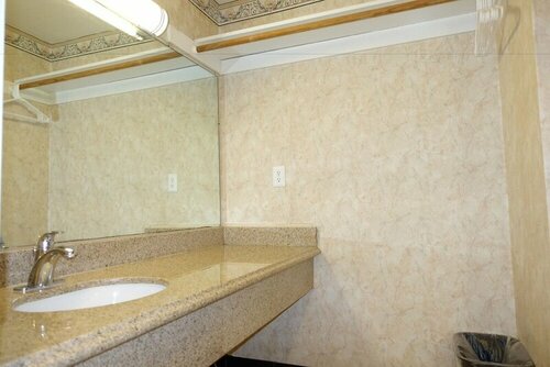 Tropic Lodge, Забронировать Отель Отели Гарден-Гроув с парковкой, Парковка