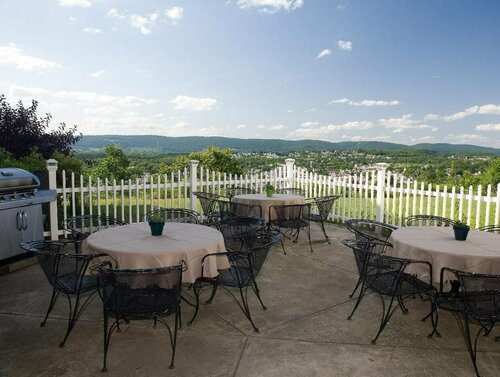 Host Inn an All Suites Hotel, Buchen Sie Hotel Wilkes-Barre 