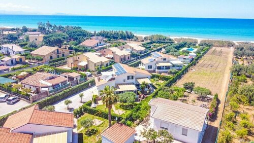 Casa Vacanze Mare Nostrum beach front, Забронировать Отель Кампофеличе-ди-Рочелла Madonie Regional Natural Park