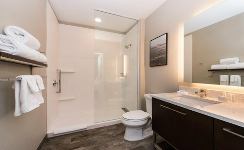 TownePlace Suites by Marriott Kingsville, Забронировать Отель Отели Кингсвилл с парковкой, рядом с CHRISTUS Spohn Hospital Kleberg, Парковка