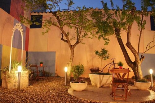 Aloque Posada, Book Feriehus Hoteller i Castilla-La Mancha med parkering, Parkering