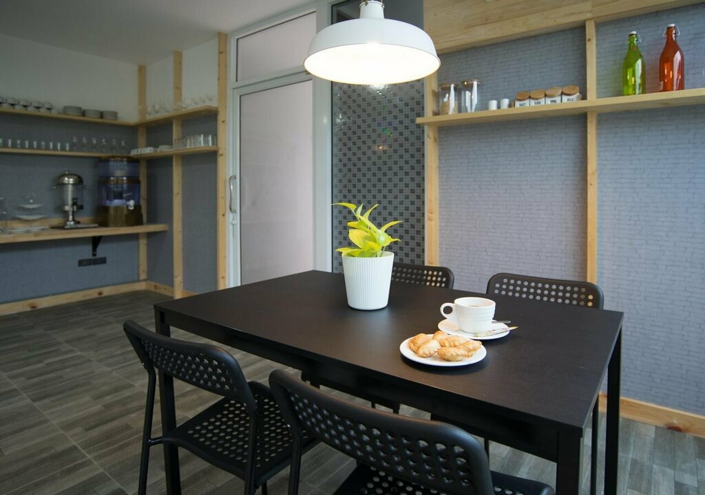 Hug homestay hotel