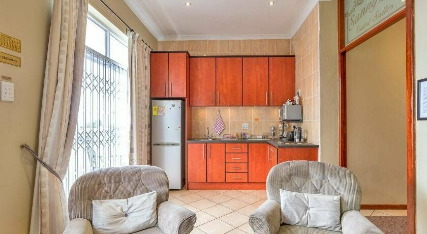 Sunnyside Suites