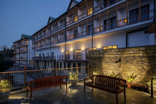 Taj Theog Resort & Spa Shimla, Забронировать Курортный отель Отели Shimla and Surroundings с бассейном, Бассейн