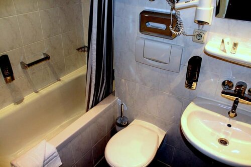 Hotel Wallis, Забронировать Отель Людвигсфорштадт Мюнхен, рядом с Мариенплац