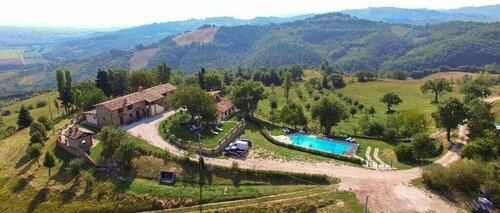 Agriturismo Casanova, Book Feriehus Gubbio hoteller med pool, Swimmingpool