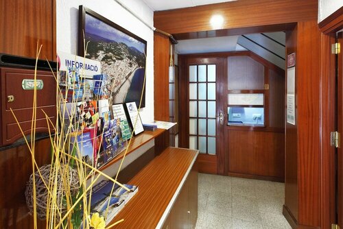 Hostal - Pensión El Amigo, Забронировать Гостевой дом Гостевые дома Льорет-де-Мар, Гостевой дом