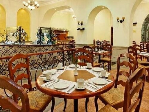 Ramada by Wyndham Ciudad de Mexico Perinorte, Buchen Sie Hotel Ciudad López Mateos Bundesstaat Mexiko
