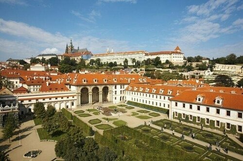 Luxury Family Hotel Royal Palace, Rezerwuj Hotel Hotele w Praga z Basenem, w pobliżu Wzgórze Petřín, Basen