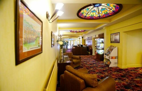 Three Queens Hotel, Забронировать Отель Бертон-апон-Трент National Forest