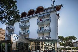 Park Hotel, Забронировать Отель Отели Линьяно-Саббьядоро с бассейном, Бассейн