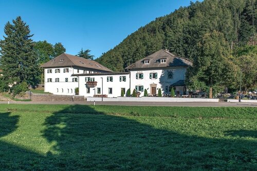 Sporthotel Spoegler, Забронировать Отель Отели Ренон с бассейном, Бассейн