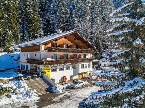 Hotel Ristorante Pontives, Забронировать Отель Больцано — Южный Тироль Трентино-Альто-Адидже