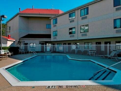Red Roof Inn Houston Brookhollow, Book Hotel Hoteller i Houston med parkering, Parkering
